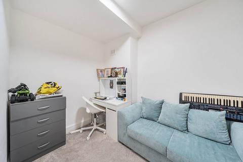 3 bedroom flat for sale, Greenhill Way, Harrow, HA1