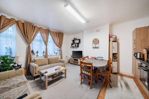 3 bedroom flat for sale, Greenhill Way, Harrow, HA1