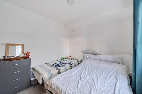 3 bedroom flat for sale, Greenhill Way, Harrow, HA1