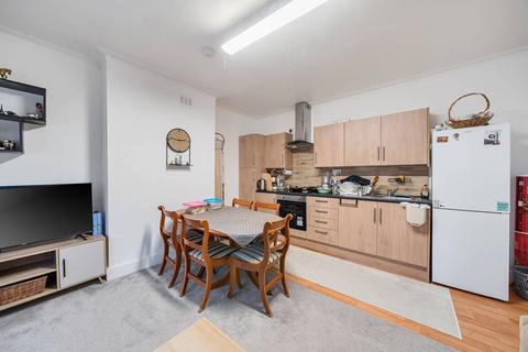 3 bedroom flat for sale, Greenhill Way, Harrow, HA1