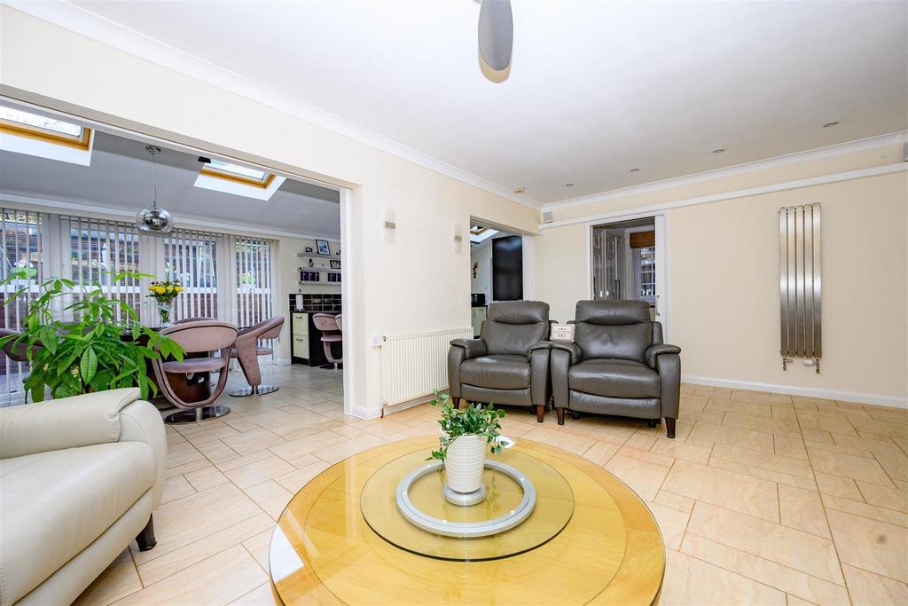 Kitchen/ Dining Room/ Breakfast Room