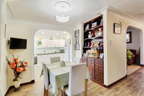 3 bedroom terraced house for sale, Ruskin Avenue, Swindon, SN2