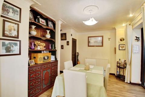 3 bedroom terraced house for sale, Ruskin Avenue, Swindon, SN2