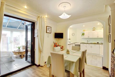 3 bedroom terraced house for sale, Ruskin Avenue, Swindon, SN2