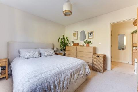 2 bedroom flat for sale, Watson House, Parker Drive, Buntingford