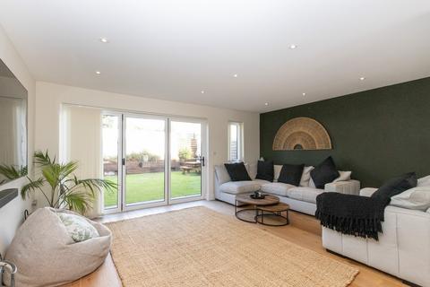 3 bedroom terraced house for sale, Carriere Lane, Vale, Guernsey