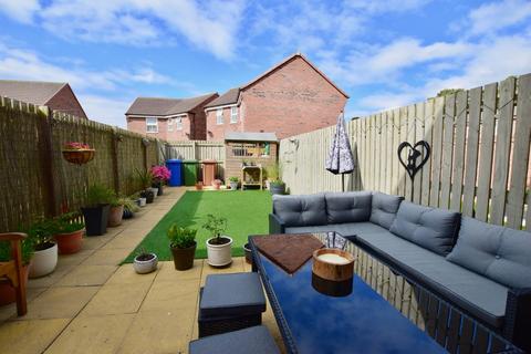 2 bedroom terraced house to rent, Pavilion Close, Pocklington