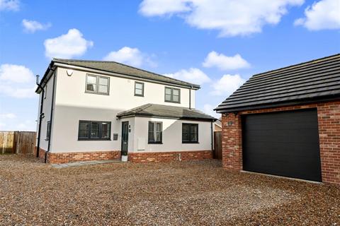 4 bedroom detached house for sale, The Conifers, Attleborough NR17