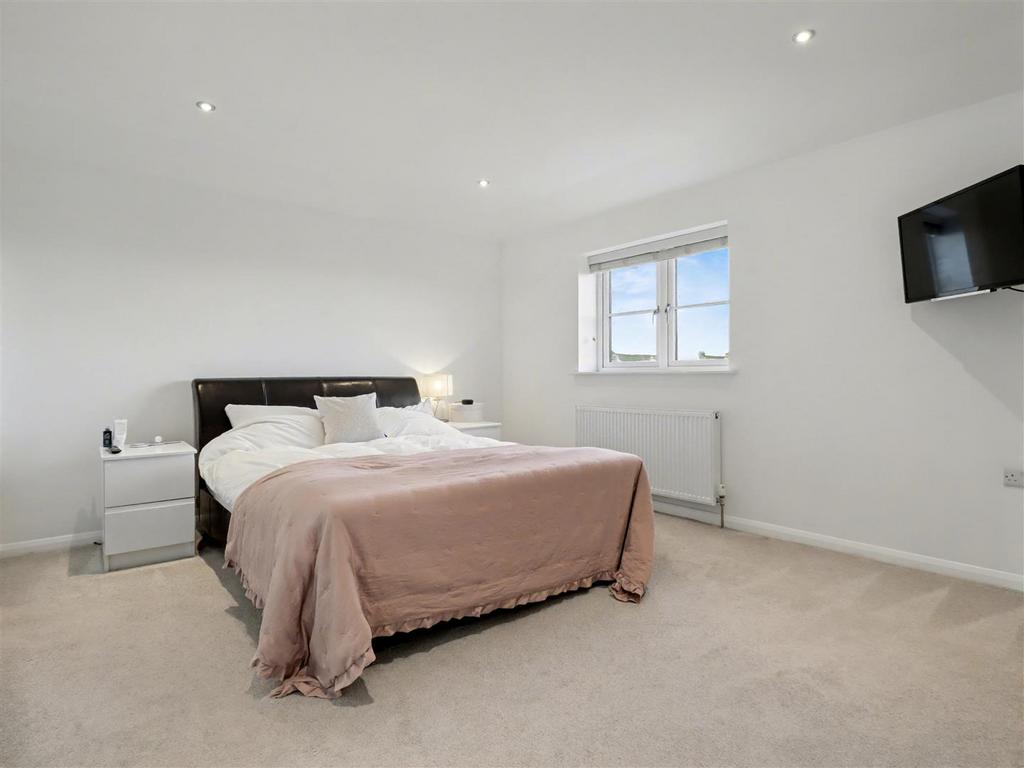 Principal bedroom