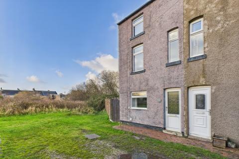 2 bedroom end of terrace house to rent, Beach Street LA16