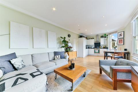 2 bedroom apartment to rent, Northcote Road, London, SW11