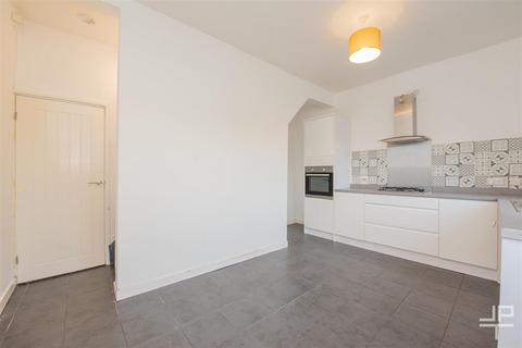 2 bedroom terraced house to rent, Warrington Road, Wigan WN2