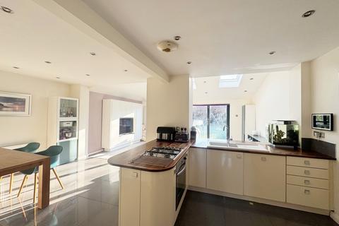3 bedroom semi-detached house for sale, Crackley Hill, Kenilworth
