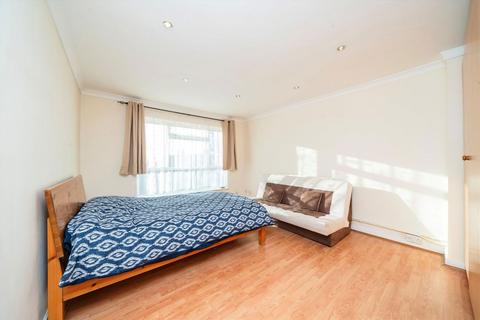 undefined, Dimmock Drive, Greenford UB6