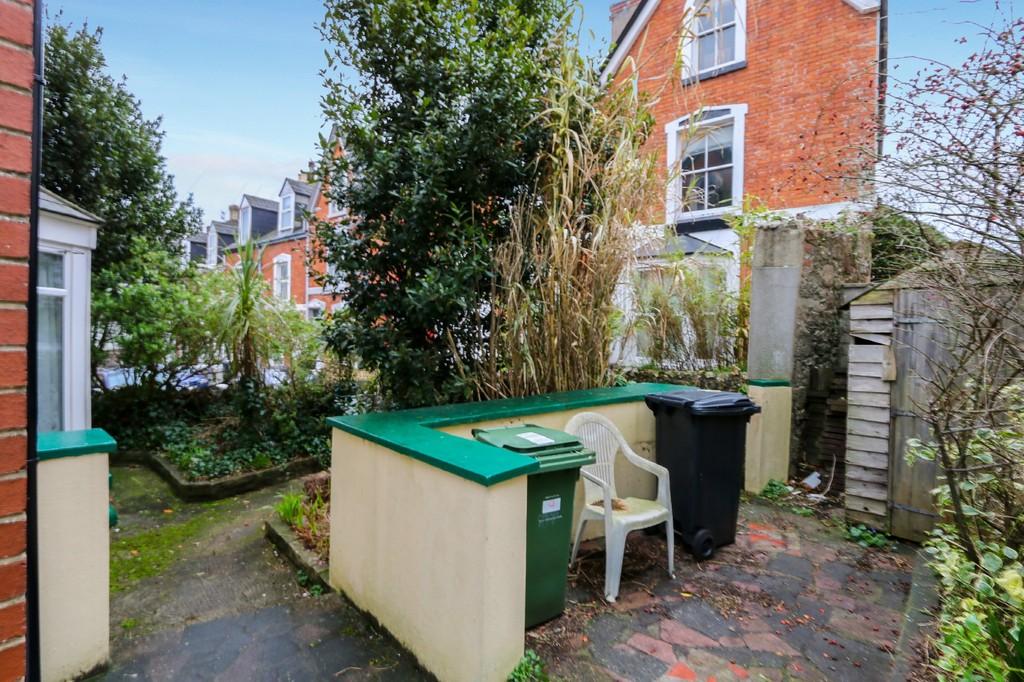 Courtyard garden