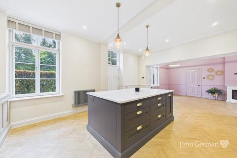 3 bedroom mews for sale, Trentham Court, Park Drive, Trentham