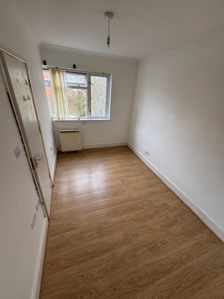 Apartment in Southampton - View 5