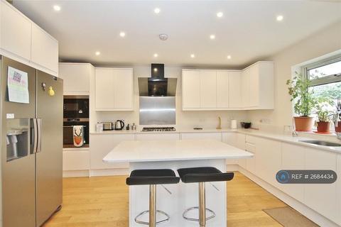 undefined, Elm Close