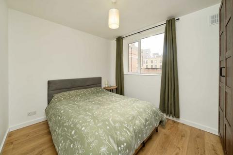 2 bedroom flat for sale, Queens Drive, London N4