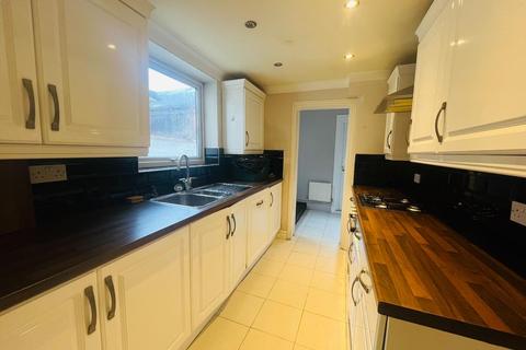 2 bedroom terraced house for sale, Lorne Road, The Mounts, Northampton NN1