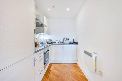 Uxbridge Road, Acton, London, W3