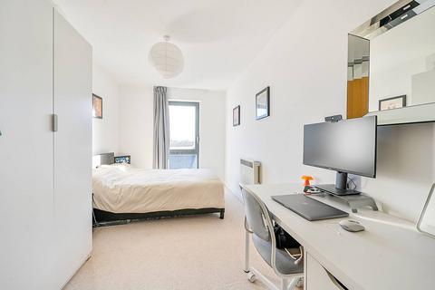 Uxbridge Road, Acton, London, W3