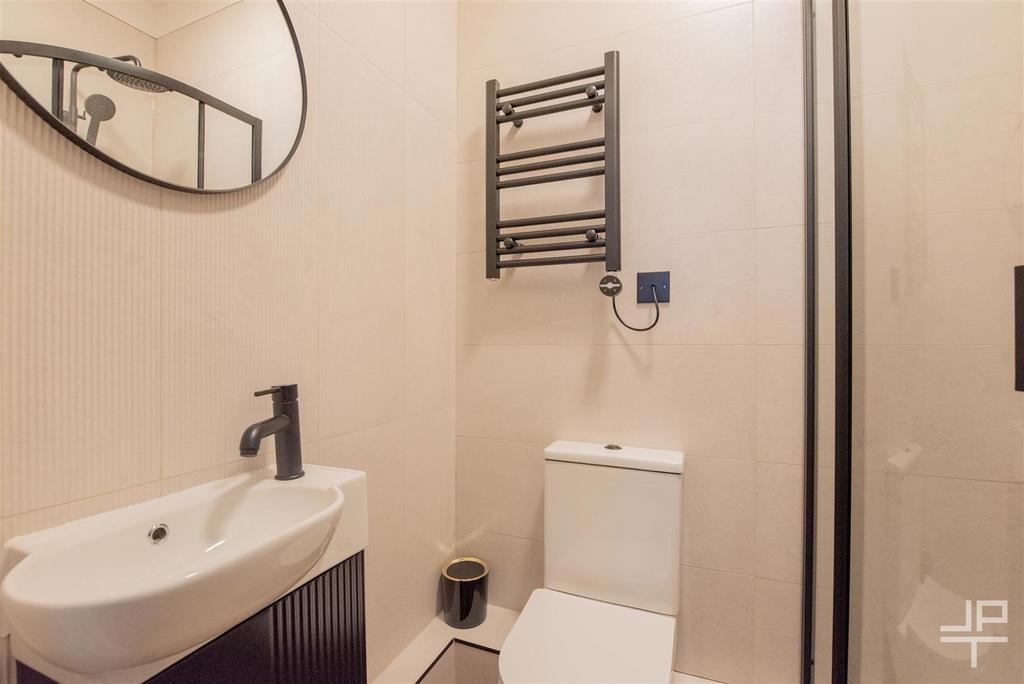R1bath.jpg