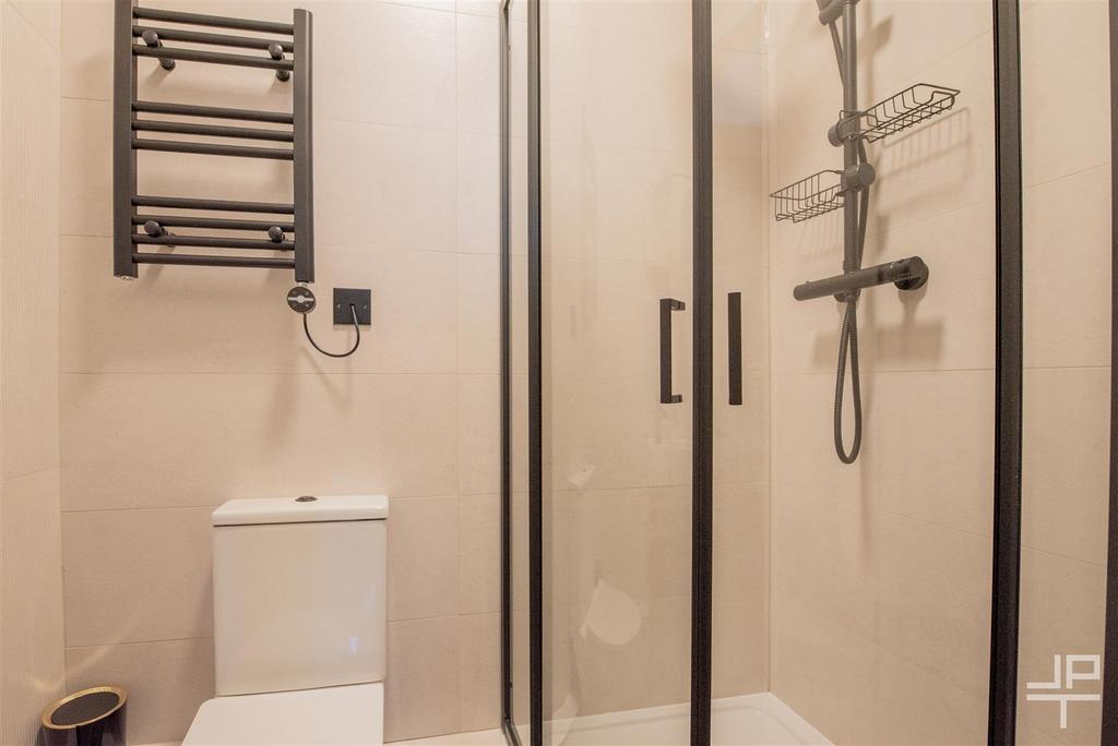 R1bath2.jpg