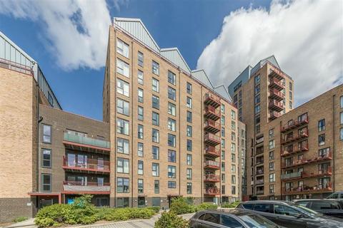 2 bedroom flat to rent, Greenwich High Road, London SE10