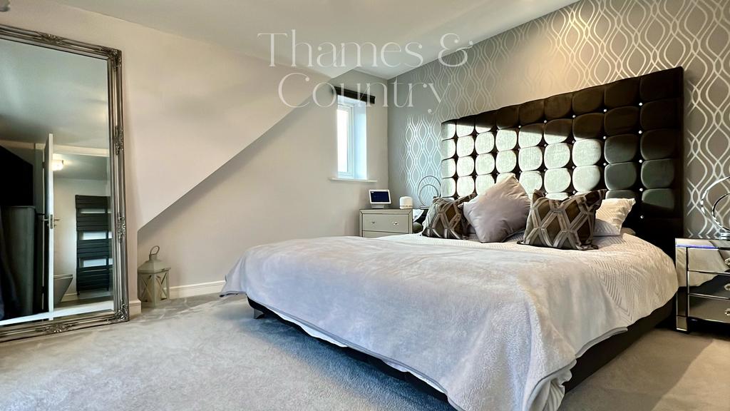 Principle bedroom