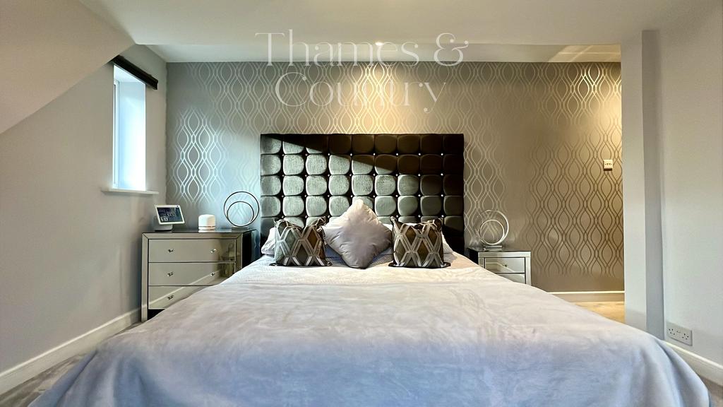 Principle bedroom