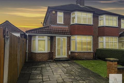 4 bedroom semi-detached house for sale, Oakwood Crescent, Greenford UB6