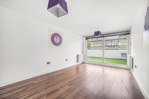 2 bedroom flat for sale, Bramley Road, London