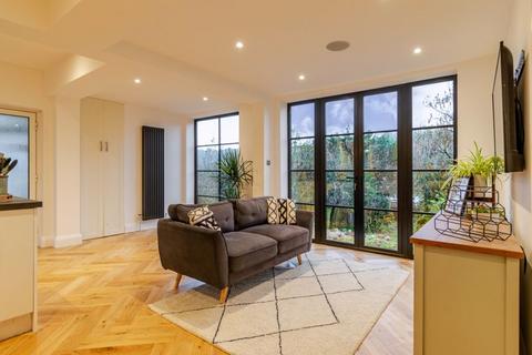 3 bedroom semi-detached house for sale, Beverley Road, Whyteleafe