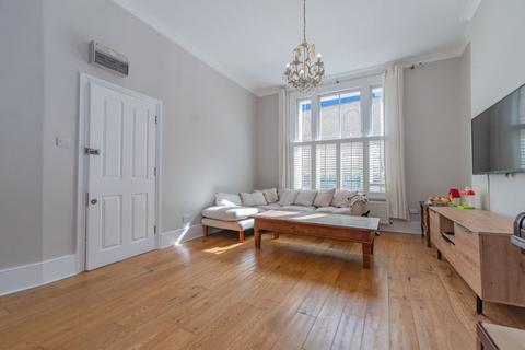3 bedroom apartment to rent, Amberley Road - Three Bed Duplex / Garden