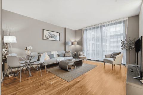 1 bedroom apartment for sale, South Quay Square, London, E14