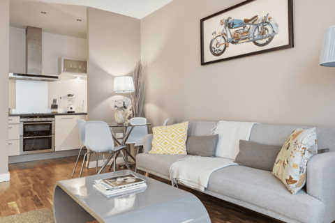 1 bedroom apartment for sale, South Quay Square, London, E14