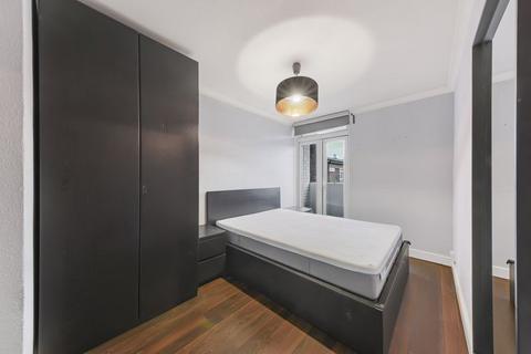 3 bedroom apartment for sale, Mursell Estate, London