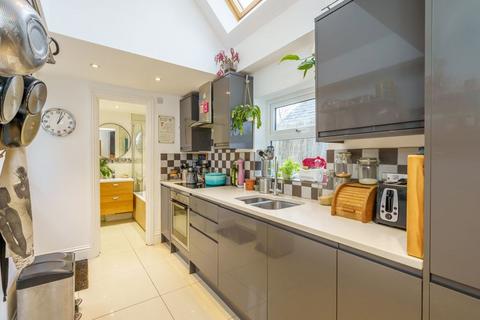 2 bedroom end of terrace house for sale, Victoria Road, Chichester