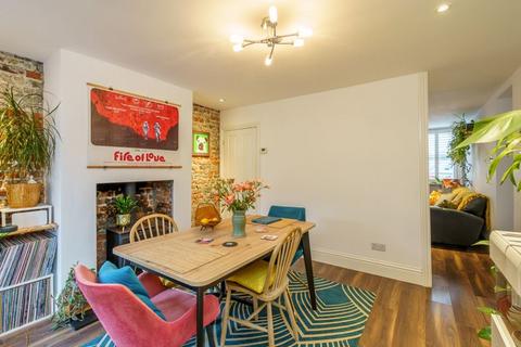 2 bedroom end of terrace house for sale, Victoria Road, Chichester