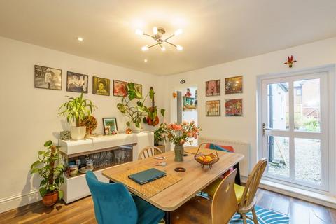 2 bedroom end of terrace house for sale, Victoria Road, Chichester