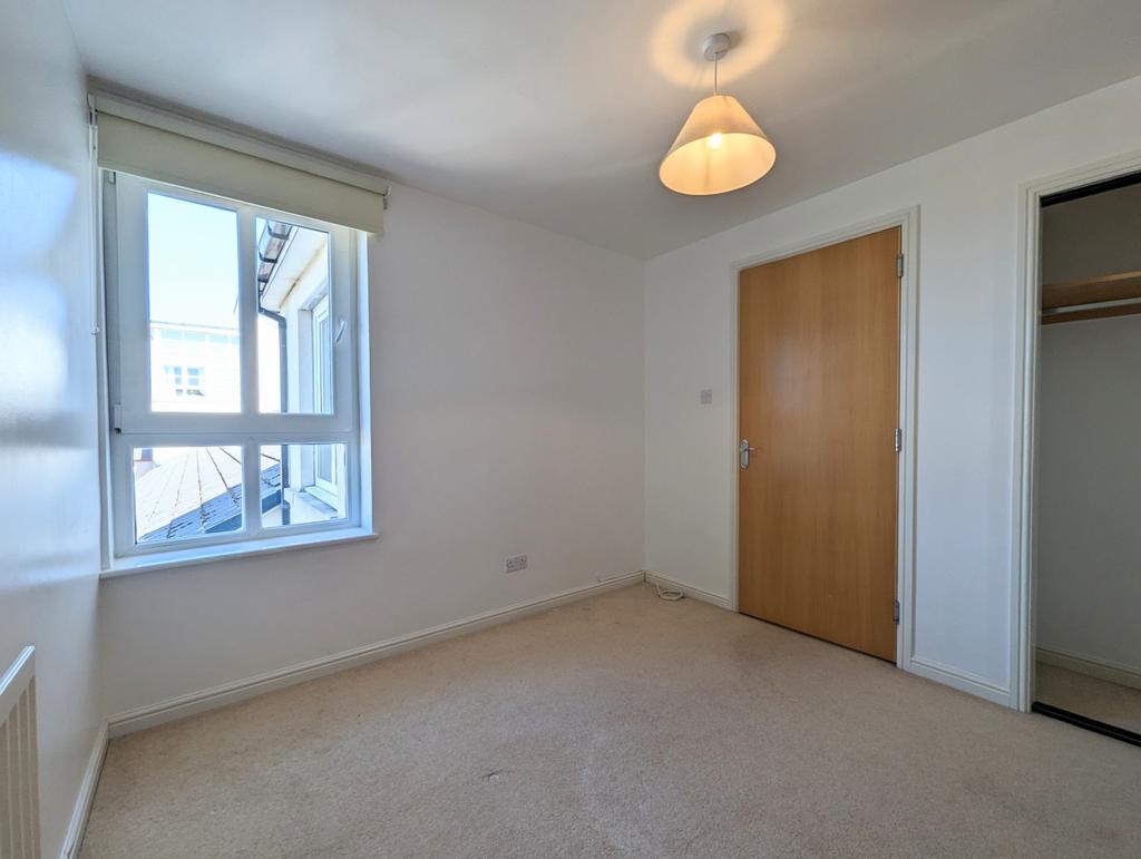 Second bedroom 2
