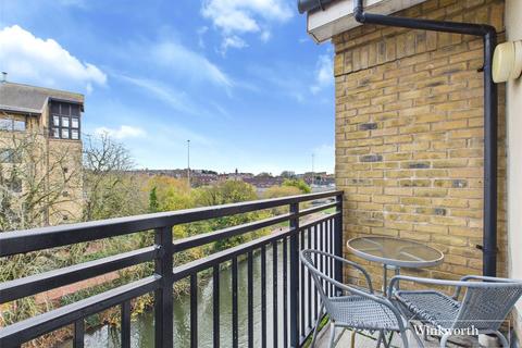 3 bedroom apartment to rent, Riverside House, Fobney Street, Reading, Berkshire, RG1