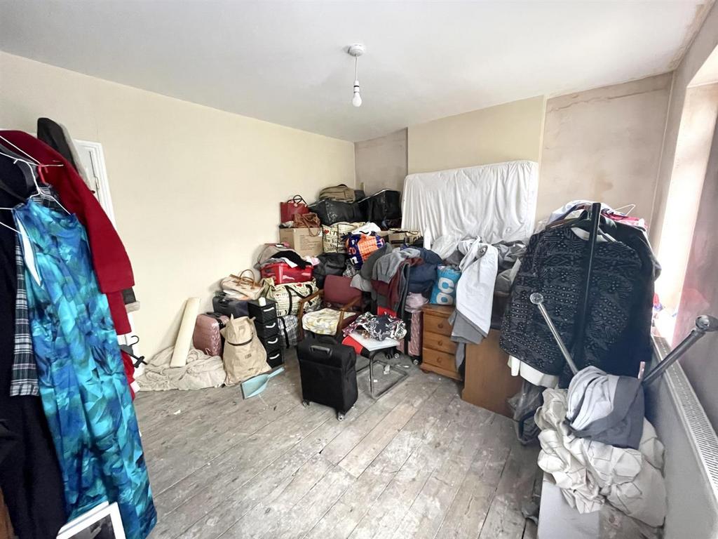 Bedroom 1.1.jpg