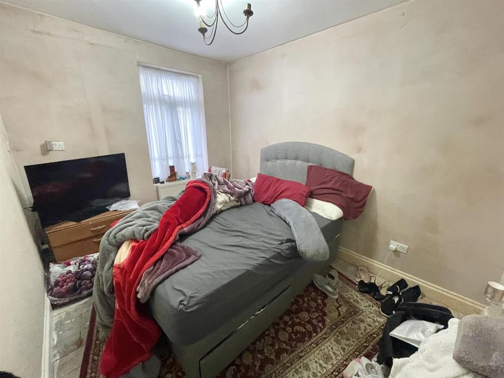 Bedroom 2.jpg