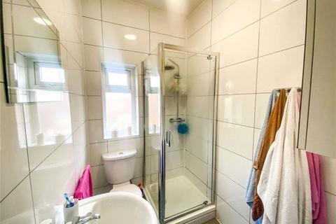 3 bedroom terraced house to rent, Station Road, Manchester