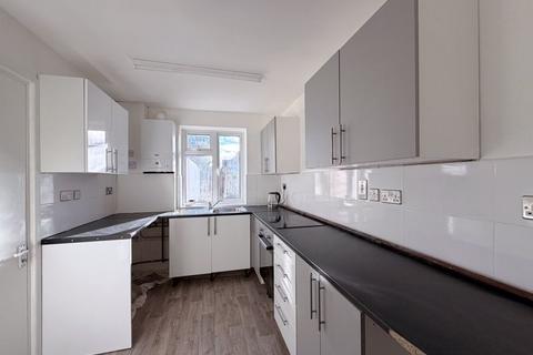 2 bedroom house to rent, Hawthorn Road, Cheltenham
