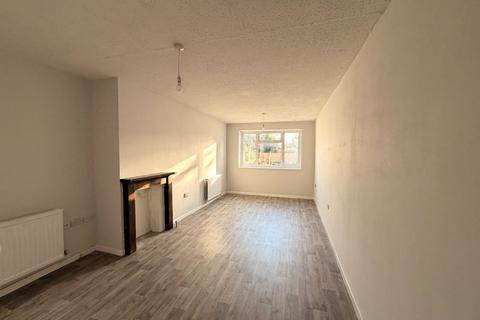 2 bedroom house to rent, Hawthorn Road, Cheltenham