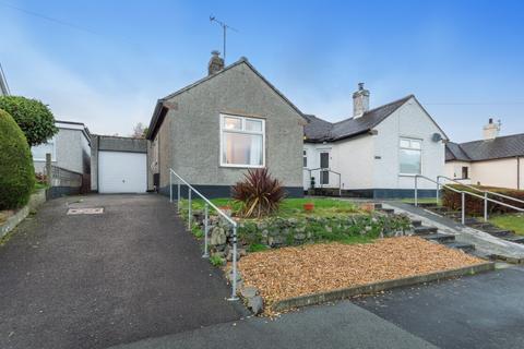 undefined, Lon Ganol, Menai Bridge, Isle of Anglesey, LL59