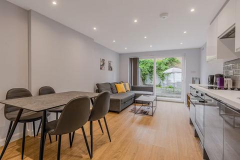 undefined, 100 Clapham Common North Side, London, Wandsworth, SW4 9SQ
